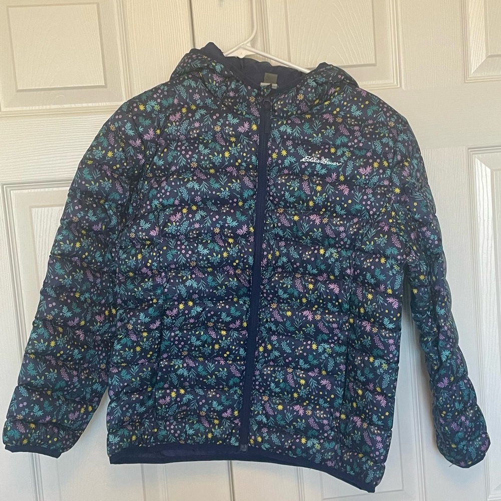 Girls puffy coat, worn once. Size large.